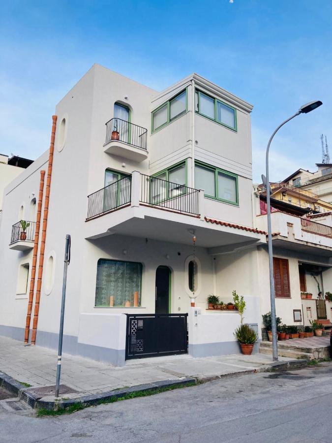 Casa Astura Lägenhet Capo dʼOrlando Exteriör bild
