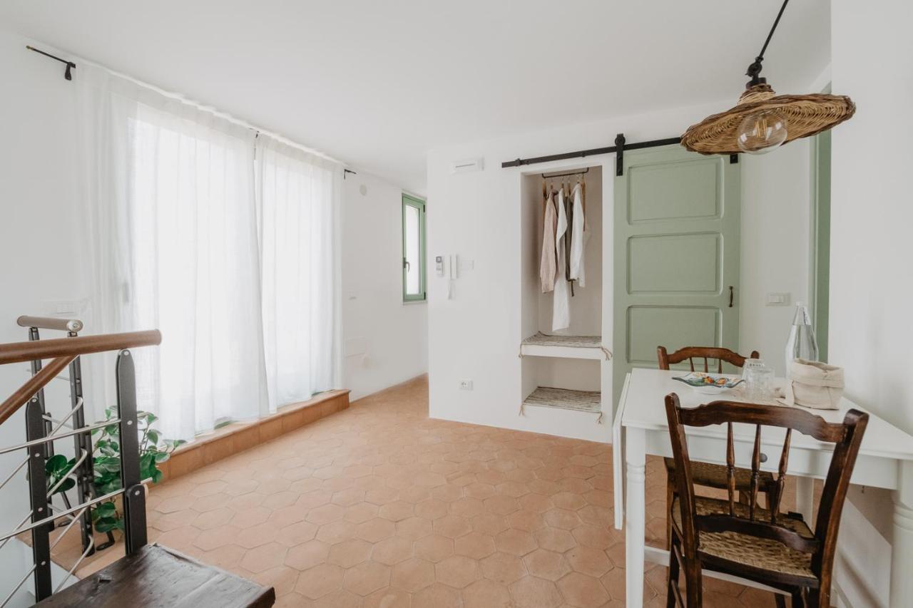 Casa Astura Lägenhet Capo dʼOrlando Exteriör bild